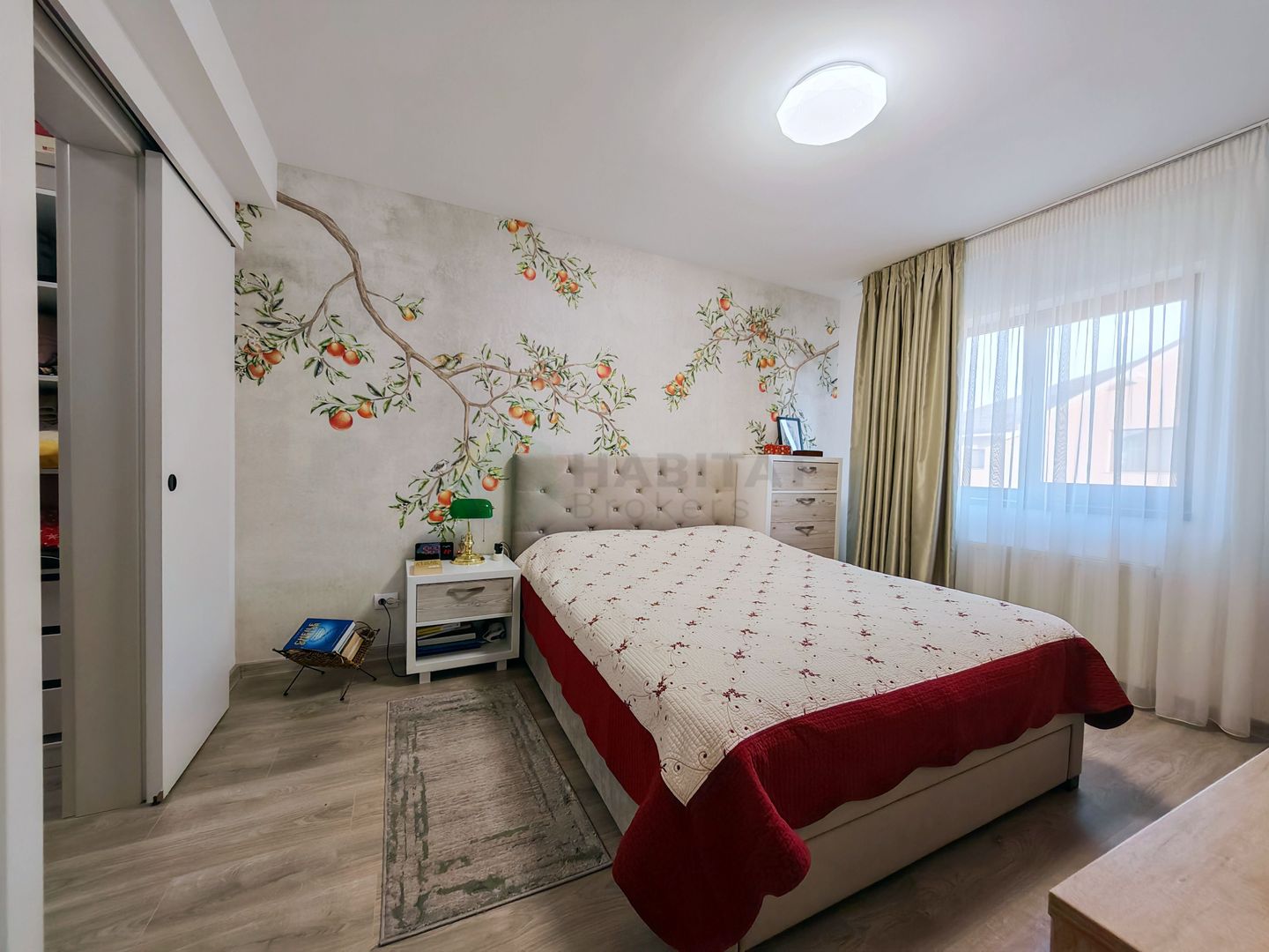 Prima inchiriere, vila cocheta, cu accente exotice - Poză 9