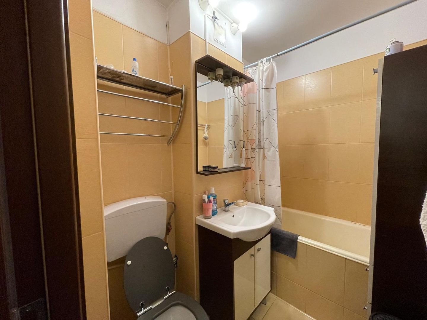 AP. 2 CAMERE APARATORI, BUCATARIE INCHISA, LOC DE PARCARE ADP, MODERN - Poză 5