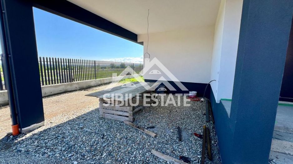 Casa individuala generoasa 5 camere, carport si pivnita curte 500 mp - Poză 3