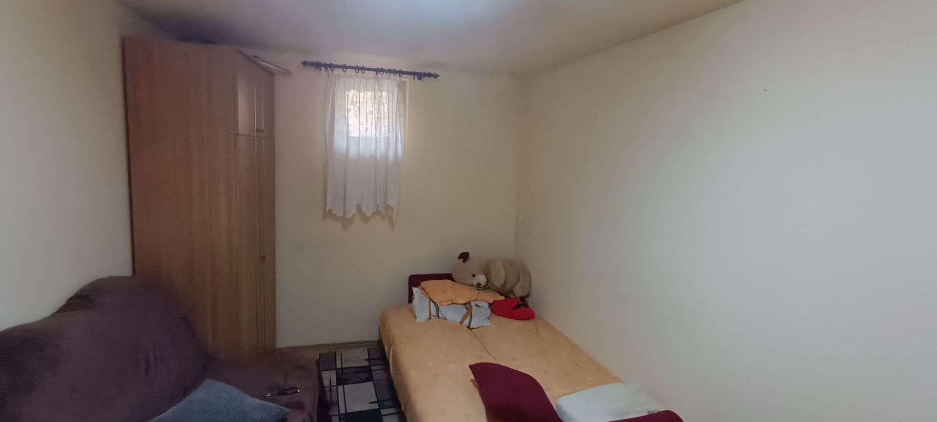 Casă spațioasă cu 4 camere , curte și teren generos în Mașloc - Poză 13