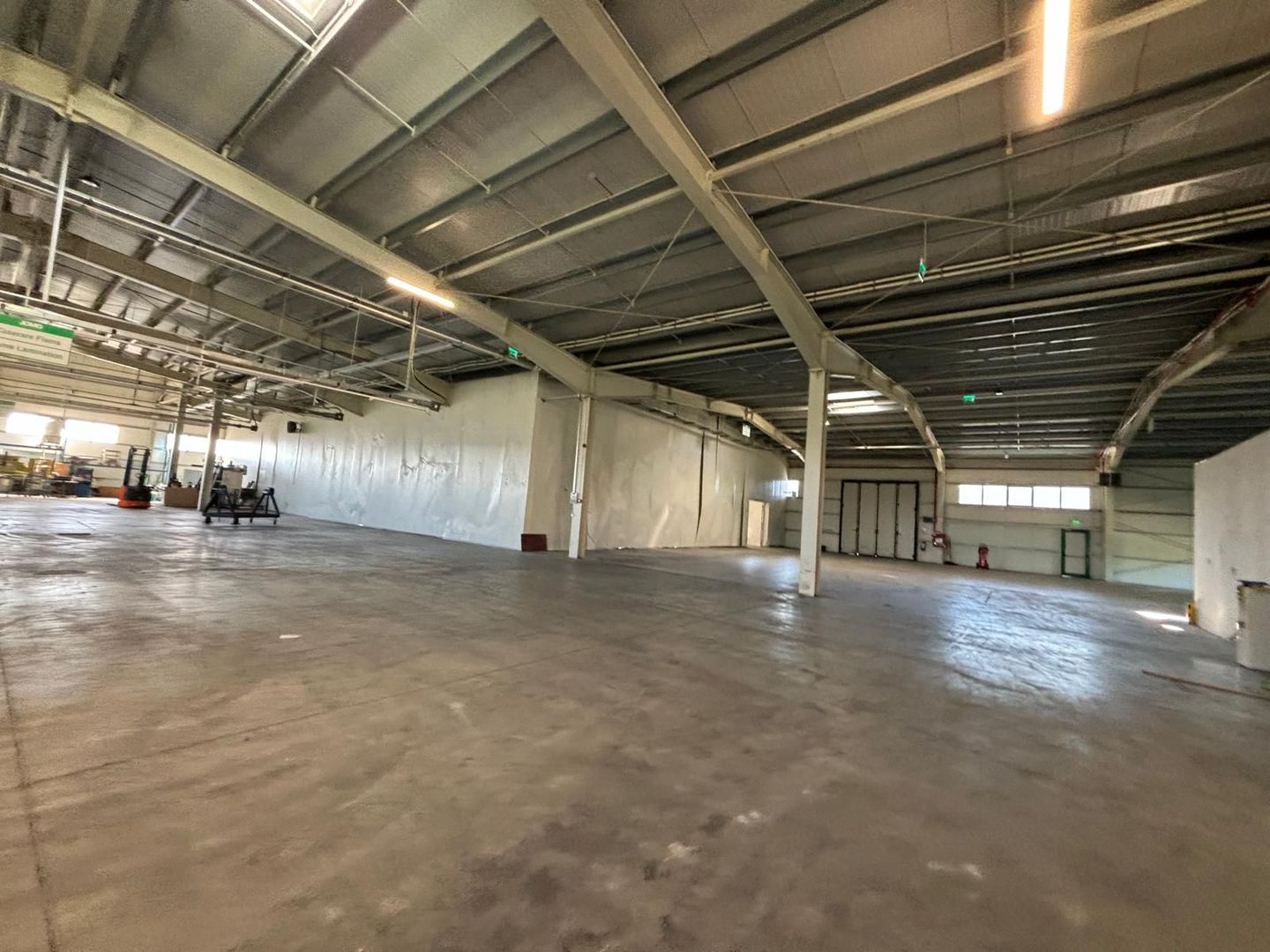 Hala 5000 mp dotata pentru productie si depozitare ISU categoria D - Poză 46