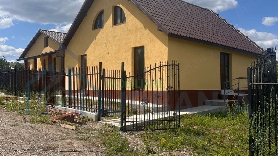 Casa de vânzare în Voinești, construcție din cărămidă termoizolantă - Poză 10