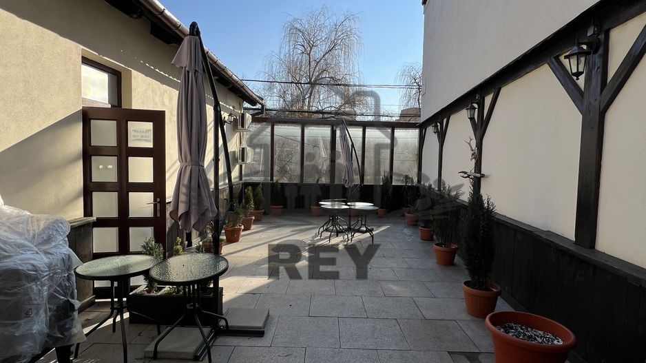 Imobil 650 mp utili, zonă centrală, comercială și trafic intens - Poză 2