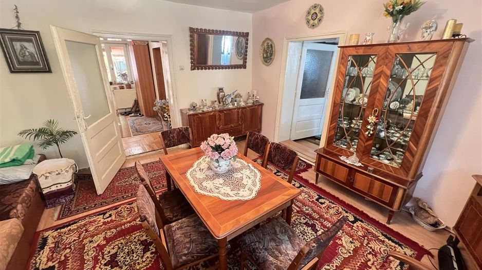 Casa pentru 2 familii zona Ghiroda CENTRALA teren 570mp - Poză 1