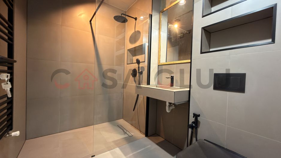 La Cheie, Manastur, Piata Flora!! - Poză 4