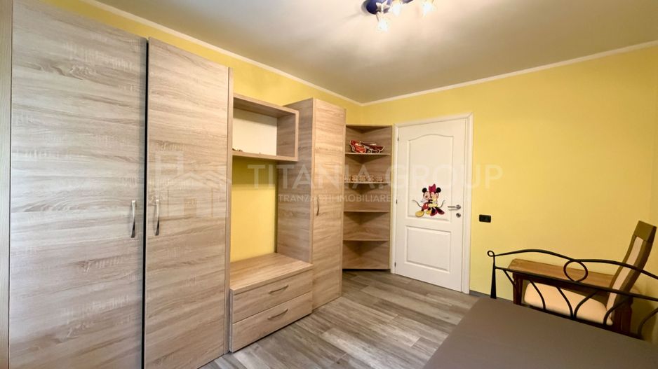 Apartament cu 3 camere, 2 bai  - zona Tractorul - Poză 13