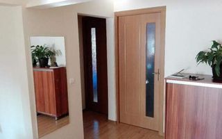 Apartament cu 3 camere de vânzare, Floresti - Poză 1