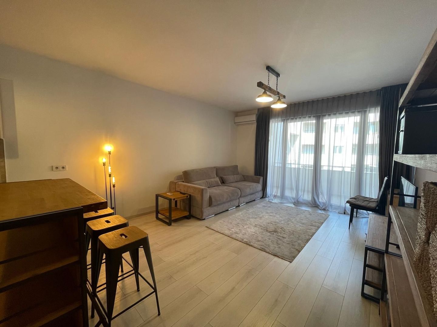 AP. 3 CAMERE SOHO UNIRII, INCALZIRE PARDOSEALA, PARCARE, METROU 10 MIN - Poză 2