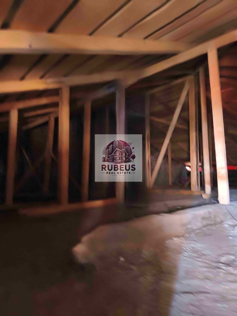 Casa cu personalitate in Calomfirescu – spatiu, liniste si teren gener - Poză 37