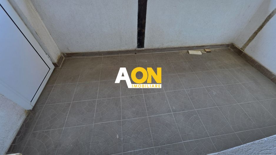 Apartament 5 camere, renovat, 68 mp utili + mansarda 52 mp,  Cetate - Poză 4