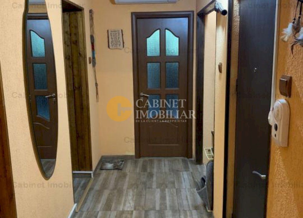 3 CAMERE DECOMANDAT - ETAJ INTERMEDIAR - ZONA PODU ROS - Poză 4