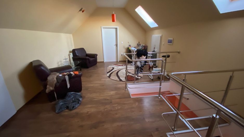 Duplex spațios cu garaj - Poză 14