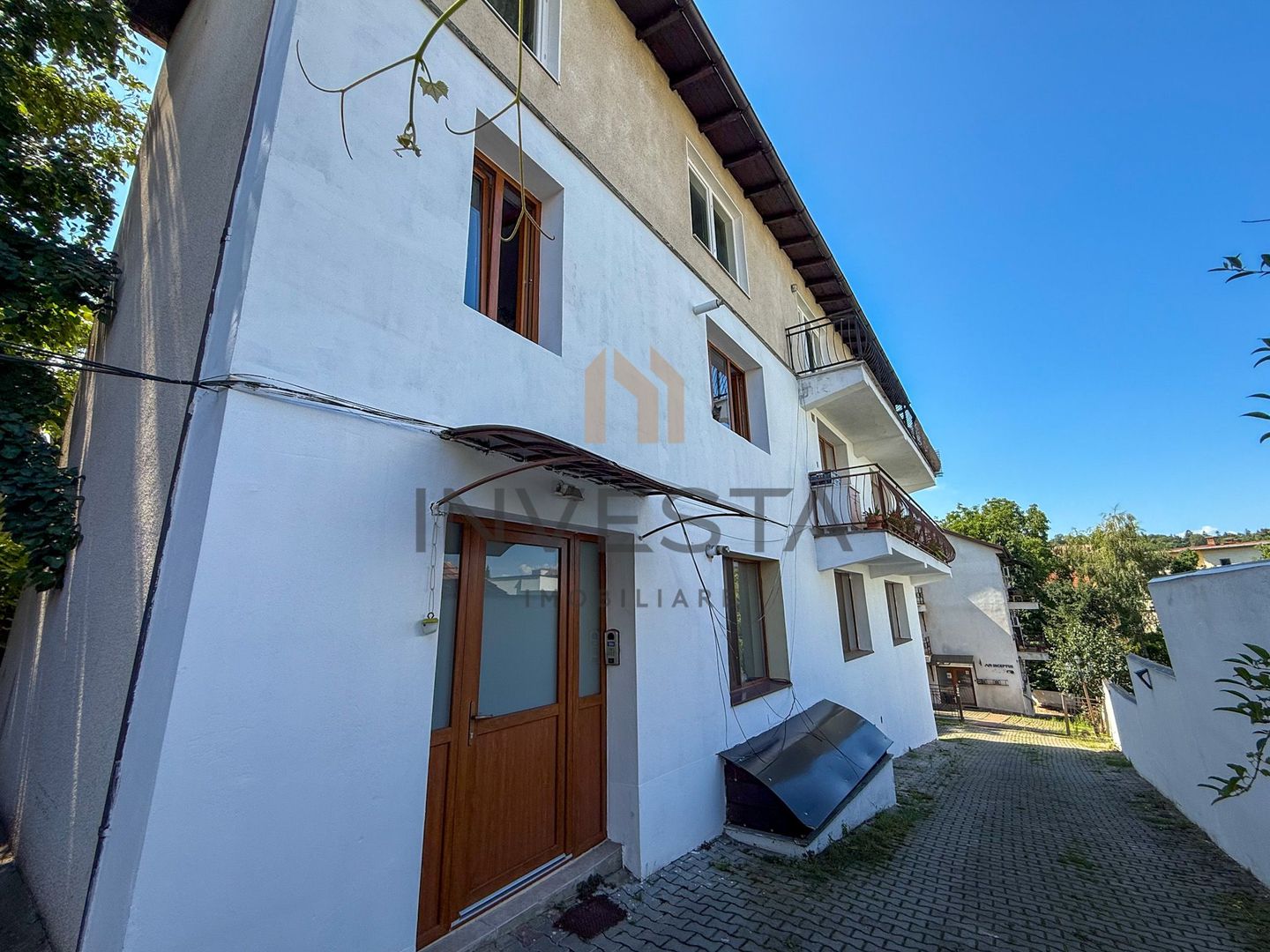 Apartament in vila, etajul 1, Zona Pasapoarte! Garaj inclus in pret! - Poză 11