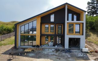 Reședință de Lux la Poalele Dealului Lempeş - Poză 1