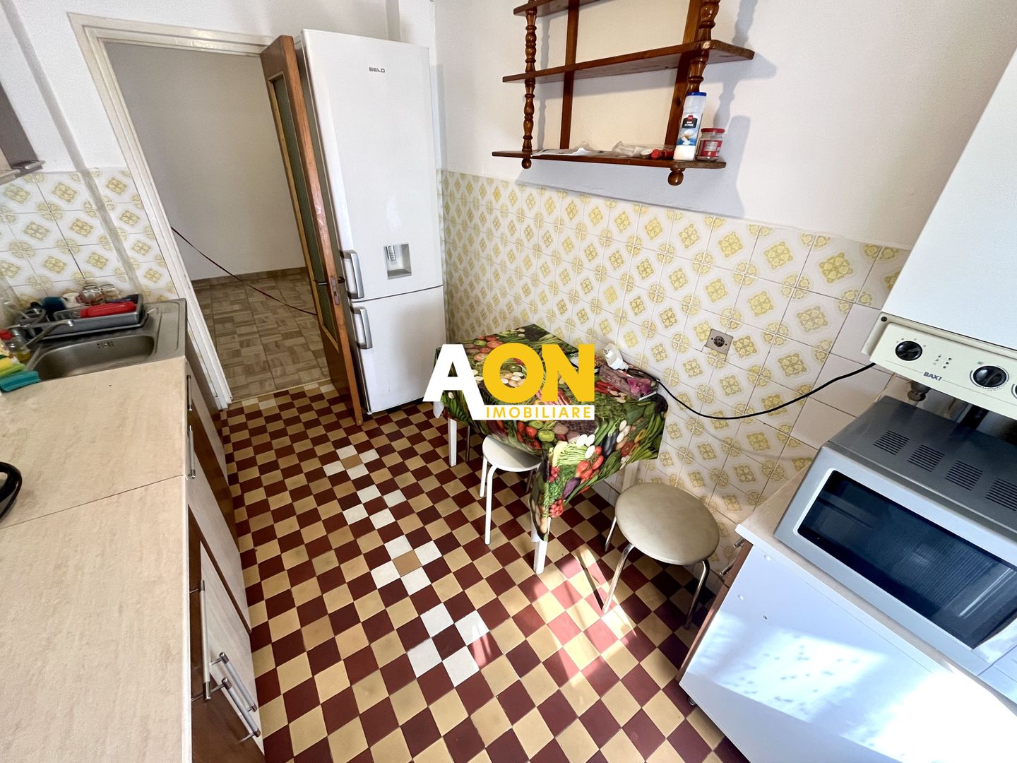 Apartament cu 4 Camere, Etaj 2, Loc De Parcare, Cetate - Poză 3