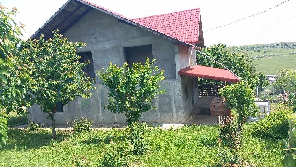 Casă de vânzare în comuna Erbiceni, județul Iași - Poză 2