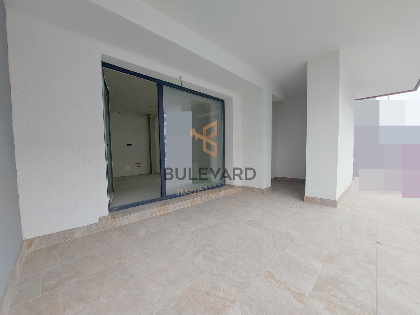 Apartament cu 3 camere+garaj+terasa de 25 mp ! - Poză 1