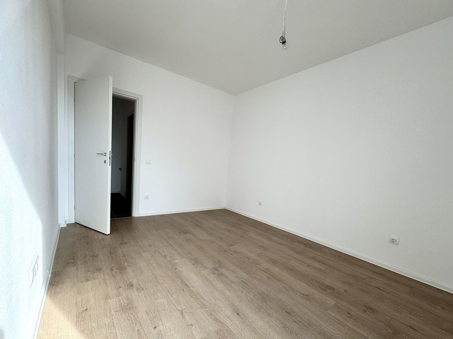 Apartament 3 camere Zona Mall Colosseum-Lacul Străulești - Poză 13
