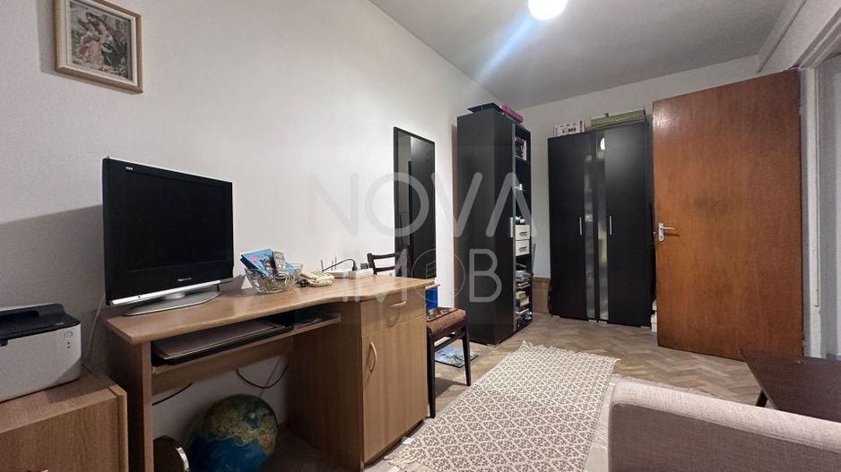Apartament 3 camere, semidecomandat, Str Rahovei, Sibiu - Poză 2