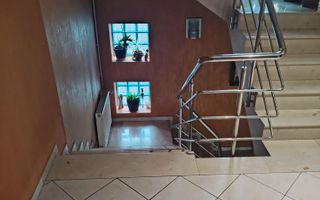 Vilă spațioasă P+1+M cu curte și garaj – Colentina - Poză 13