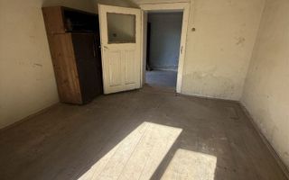 Casă de renovat I teren 1400 mp I Livadă I Central Săcel - Poză 6