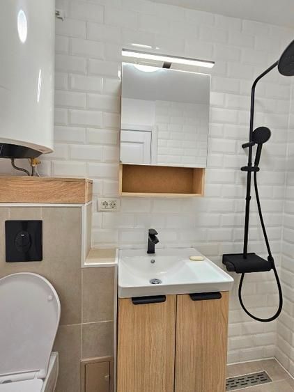 Apartament 2 camere. Decomandat. Cu Parcare.  La 5 min metrou Aparatorii Patriei - Poză 7