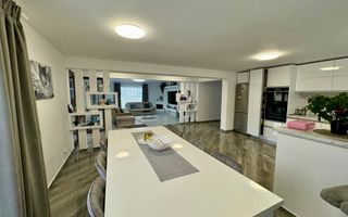 Casă Spațioasă de Vânzare în Ghimbav | Două Apartamente | Teren 579 mp - Poză 6