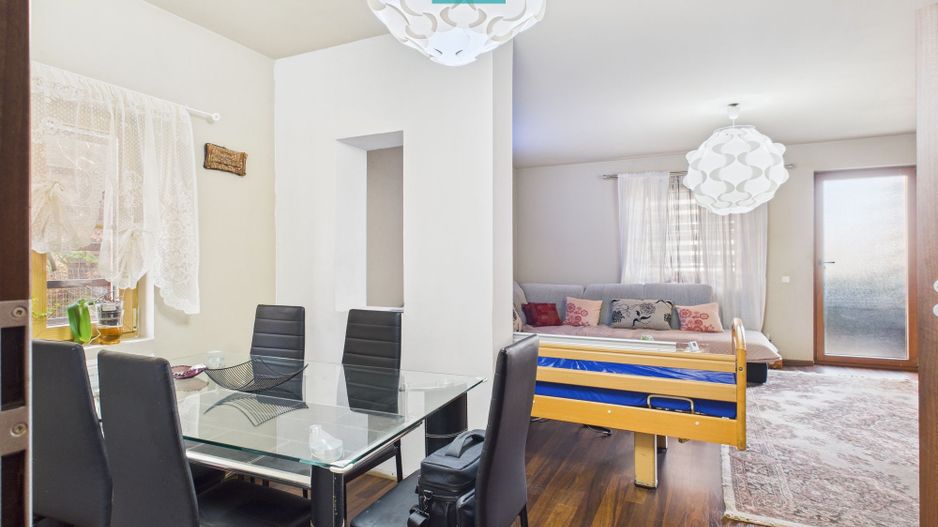 Două locuințe individuale pe 512 mp –  in GIROC - Poză 1