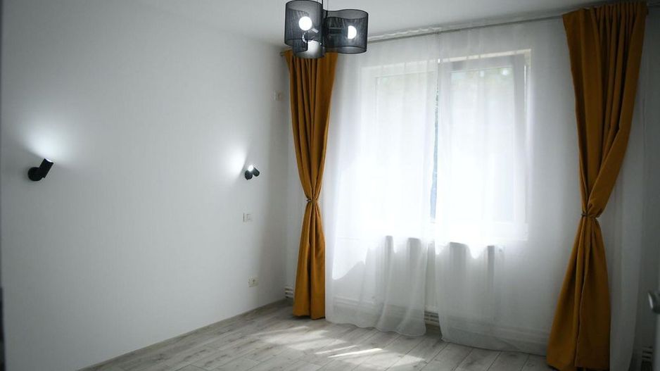 3 camere decomandat, instalatii noi, etaj 2, zona Sebastian - Poză 7