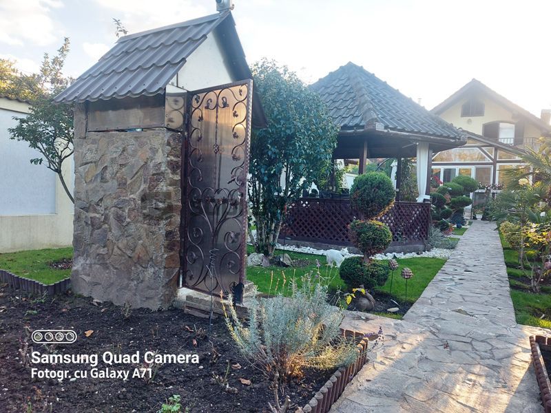 Casa lux cu 5 camere in Rontau - Poză 23