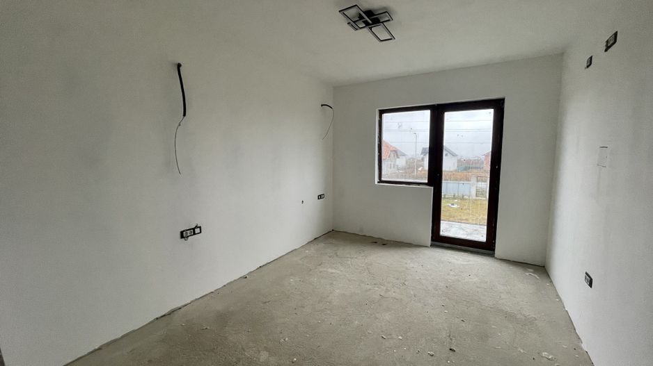 Pensiune cu piscina in constructie - Poză 8