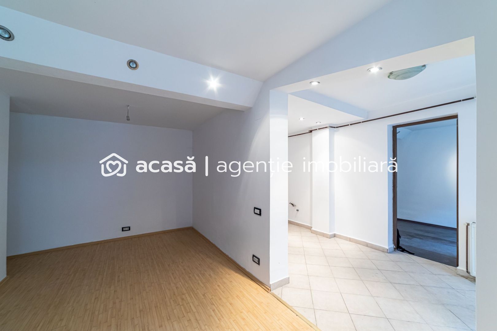 Apartament ultracentral la 1 minut de teatru - Poză 2