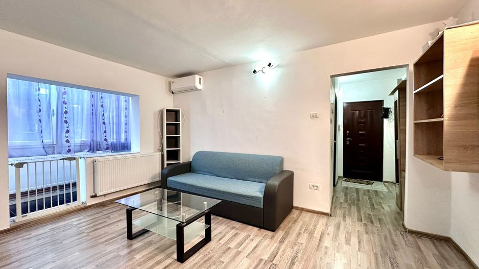 Apartament 2 camere, Micalaca, etaj 1, centrala proprie si parcare - Poză 1