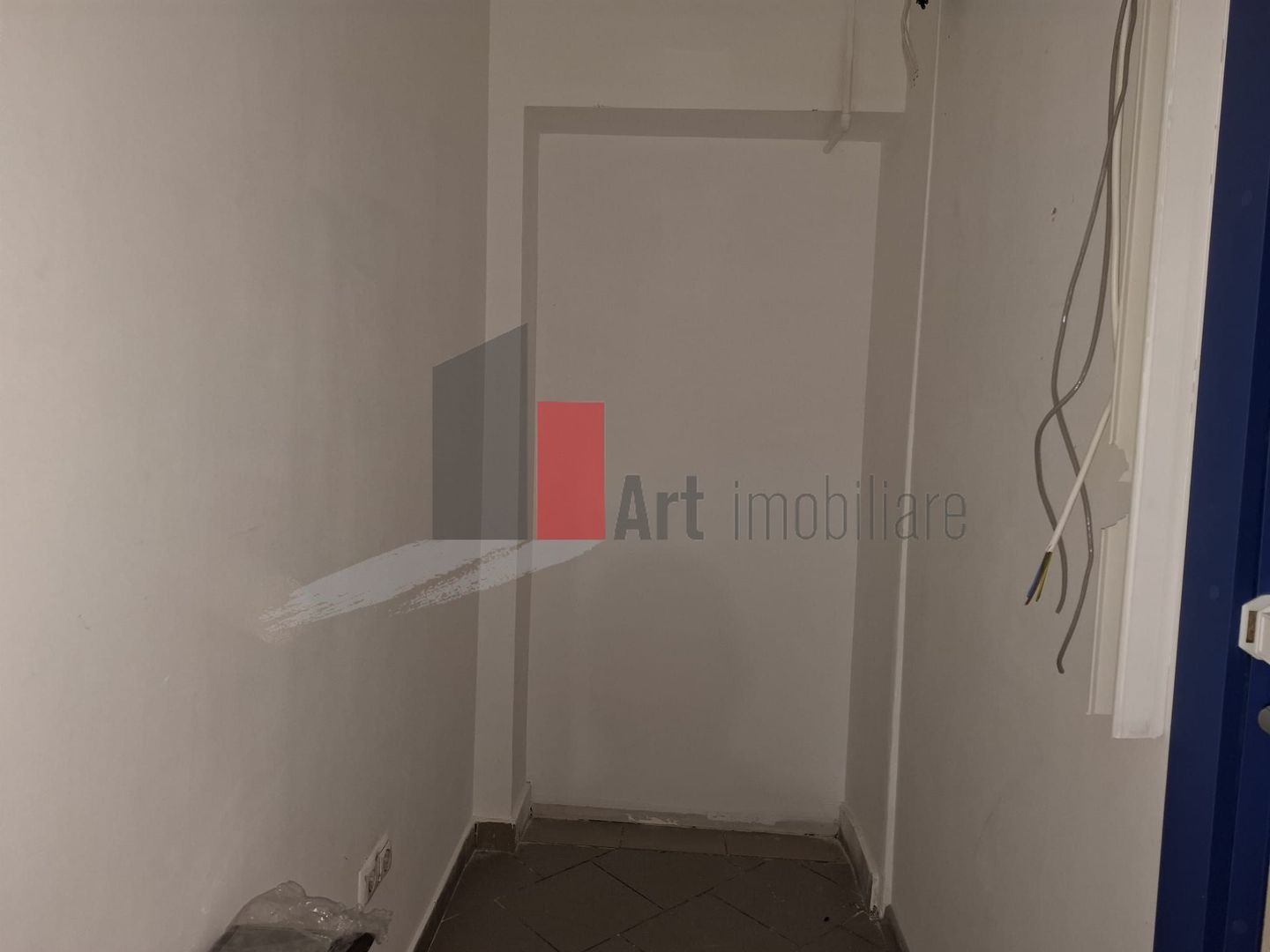 Spatiul "NESTALAN", complex comercial, Gara de Est - Poză 13
