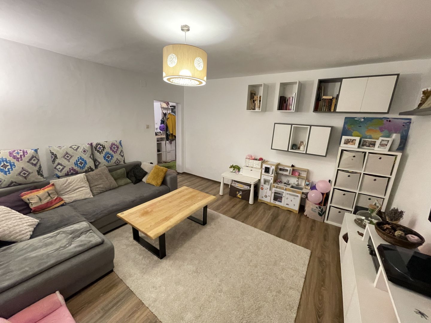 Girocului | 3 camere | Decomandat | Balcon | 2 băi | Centrală proprie - Poză 3