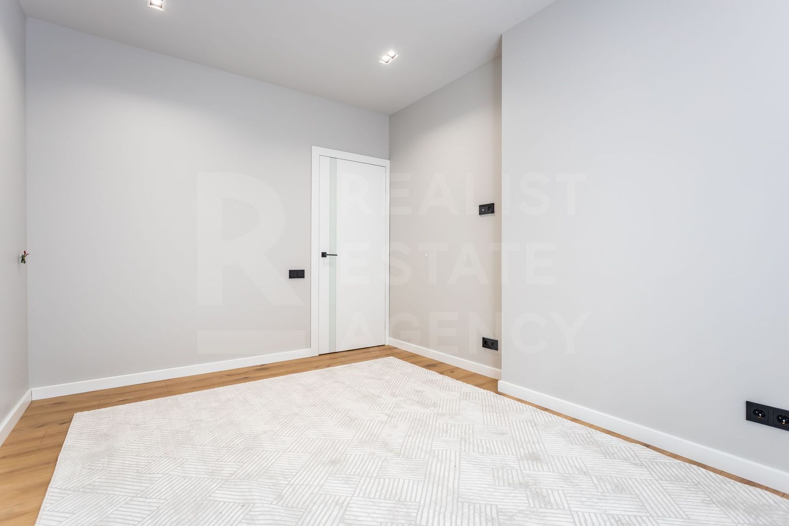 Chirie, apartament, 2 camere, str. Petru Movilă, sectorul Centru - Poză 13