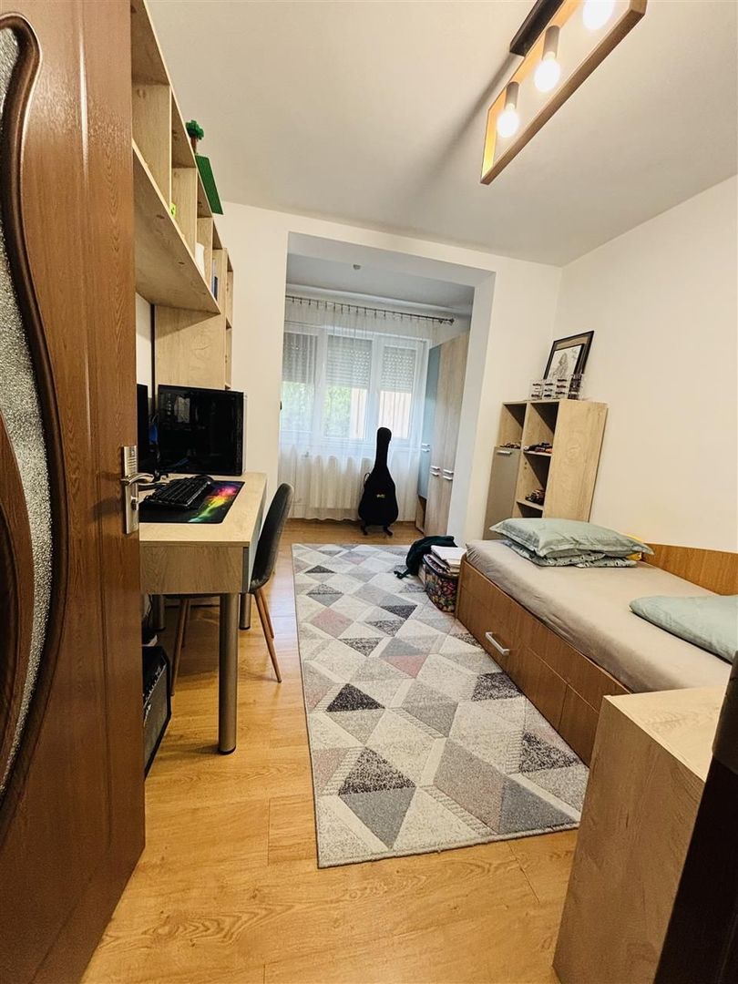 APARTAMENT CU 2 CAMERE DECOMANDAT ZONA ROGERIUS - Poză 4