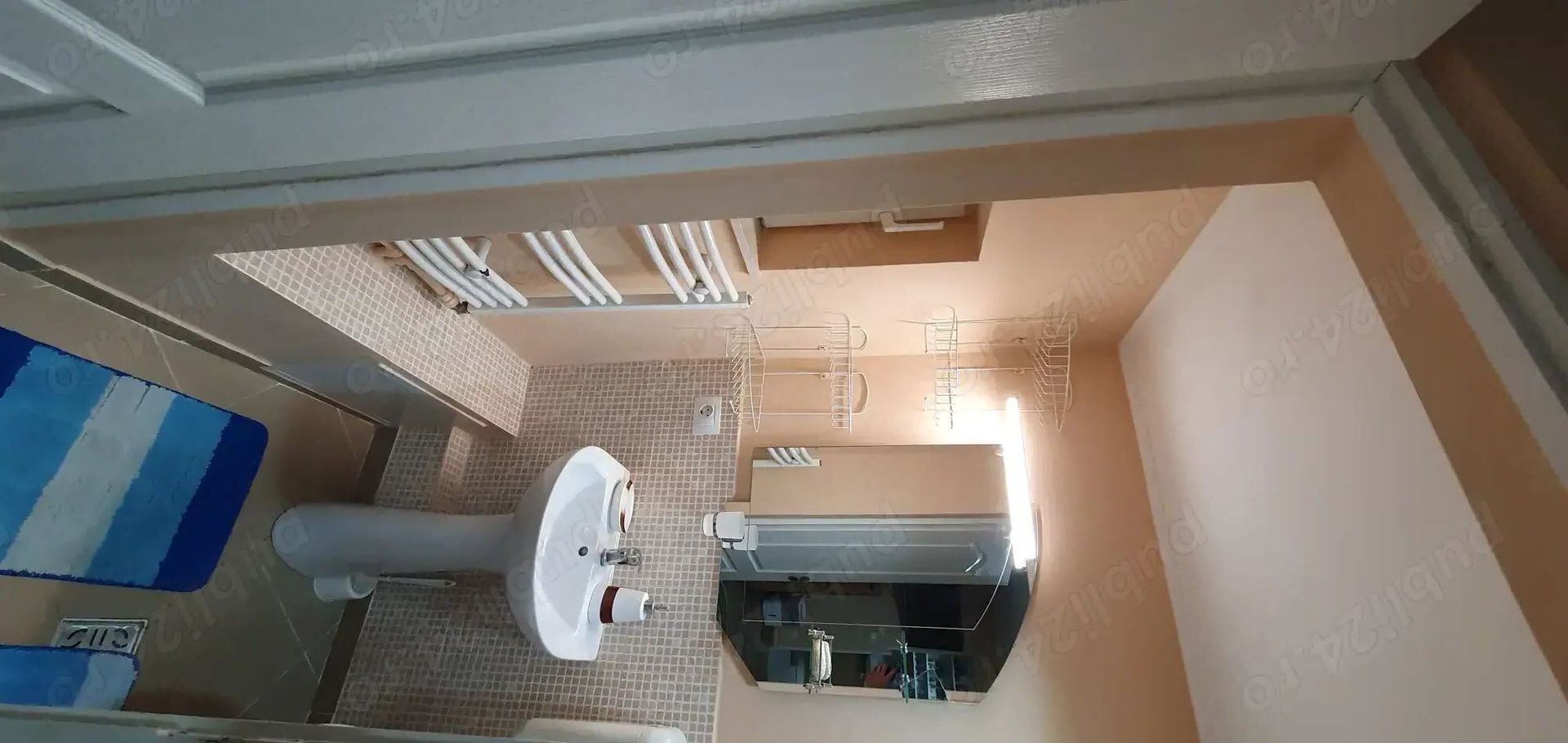 Închiriez garsonieră la casă,  Unirii, centrală proprie - Poză 6