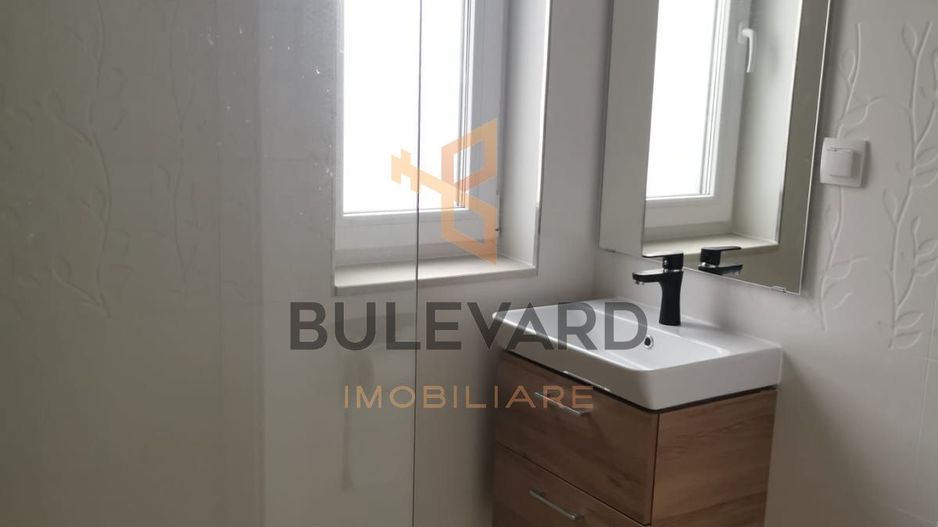 Apartament cu 3 camere decomandate in zona centrala! - Poză 7