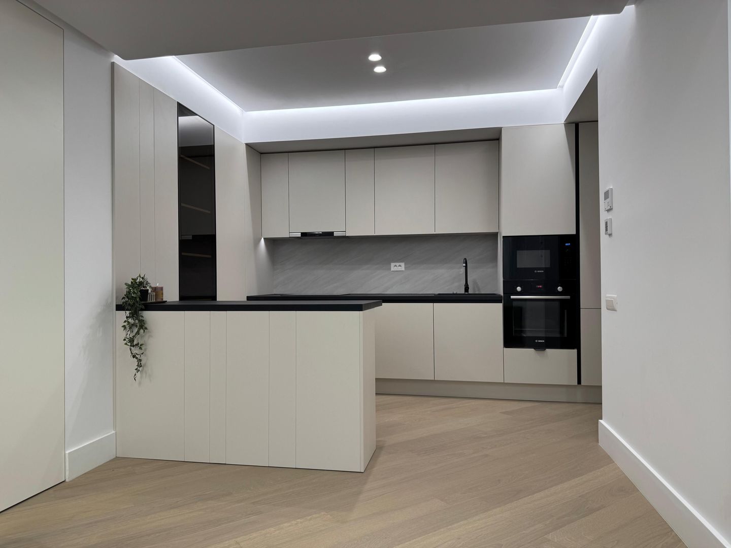 Apartament prima inchiriere 3 camere | Parcare - Poză 4