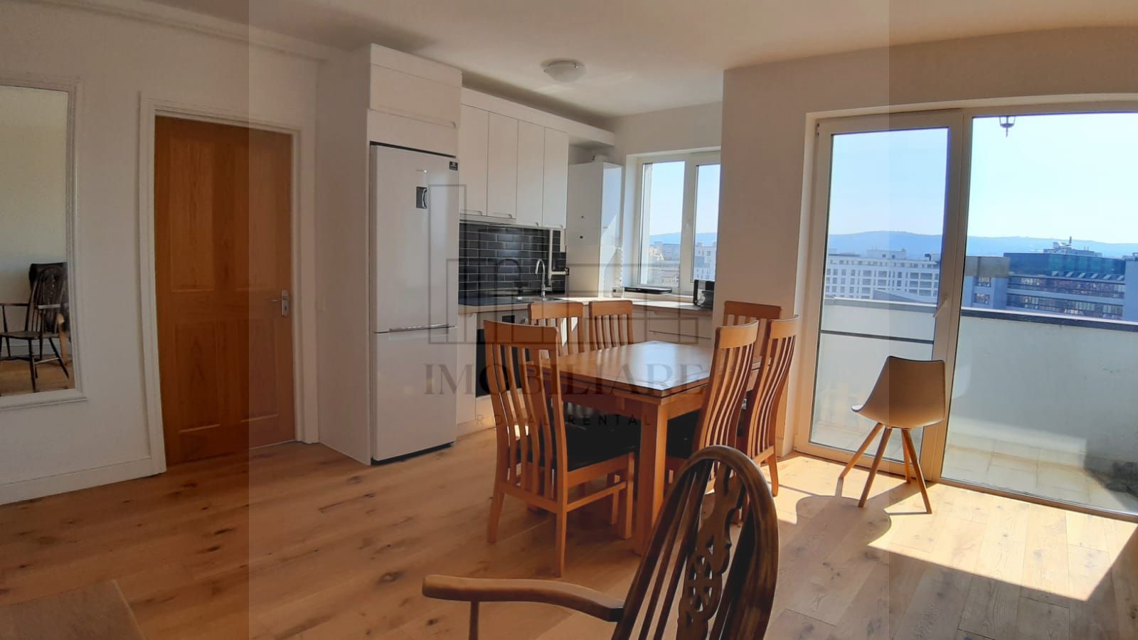 Apartament cu 3 camere | 2 băi | Mărăști | Panoramă superbă - Poză 1