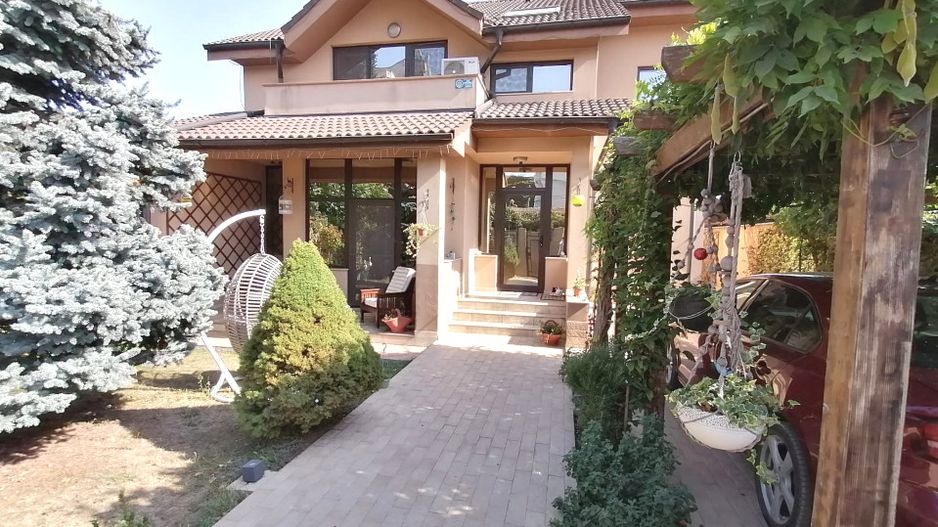 COICIU (Cod 01) Armonie și Eleganță pentru Două Generații! - Poză 51