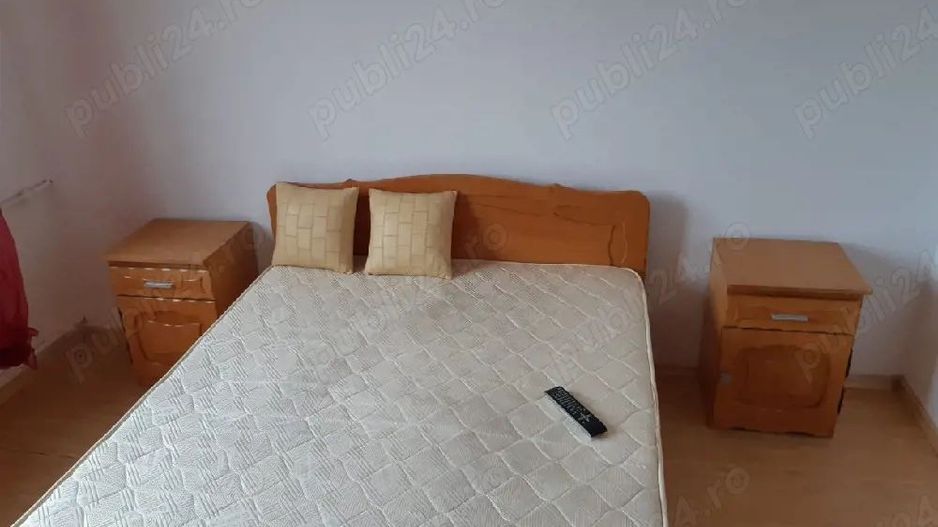 Vand apartament 2 camere - Poză 1