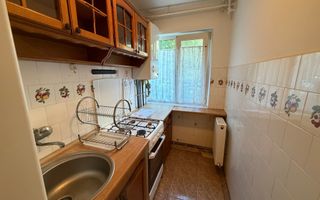 Cu centrala termica proprie. Zona Dacia. Boxa - Poză 7