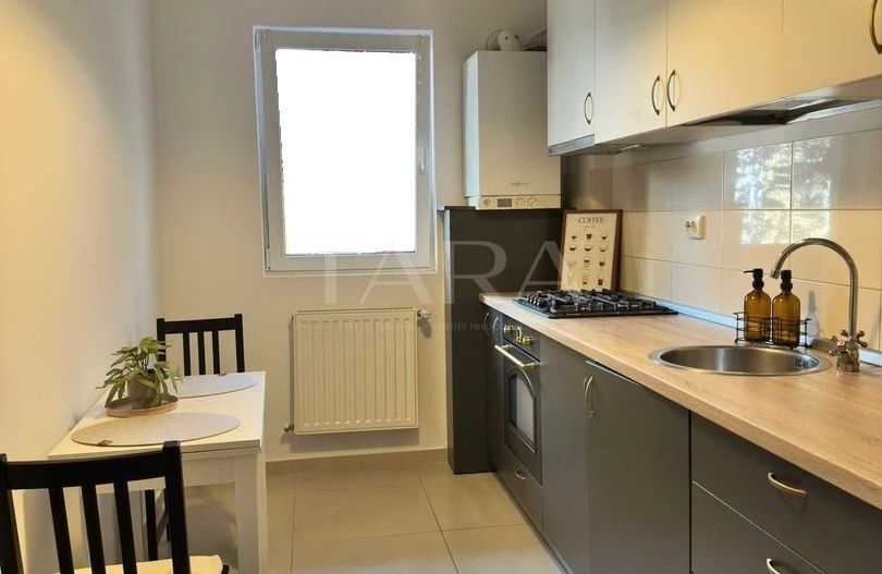 Apartament elegant cu terasă înierbată în zona Bună Ziua. - Poză 1