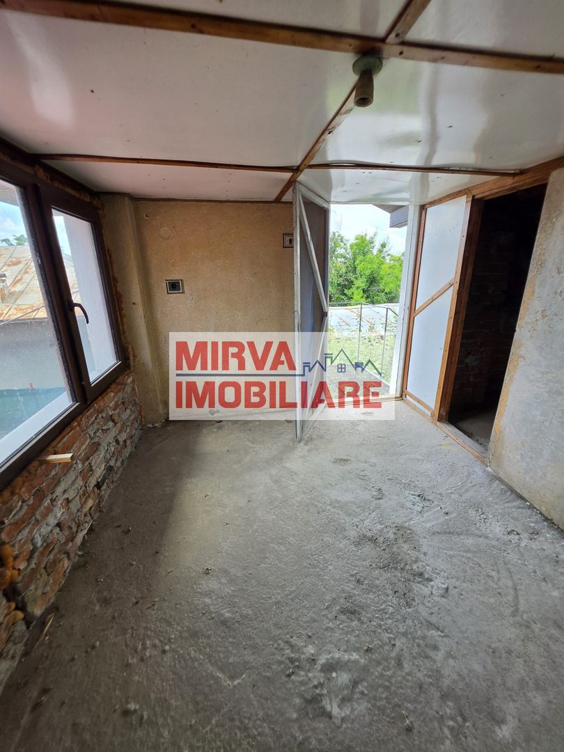 🏡 Casă renovată cu 6 camere, teren 557 mp – Berceni, Prahova - Poză 21