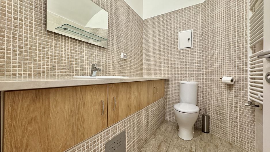 Spatiu birou in cladire istorica restaurata - Poză 15