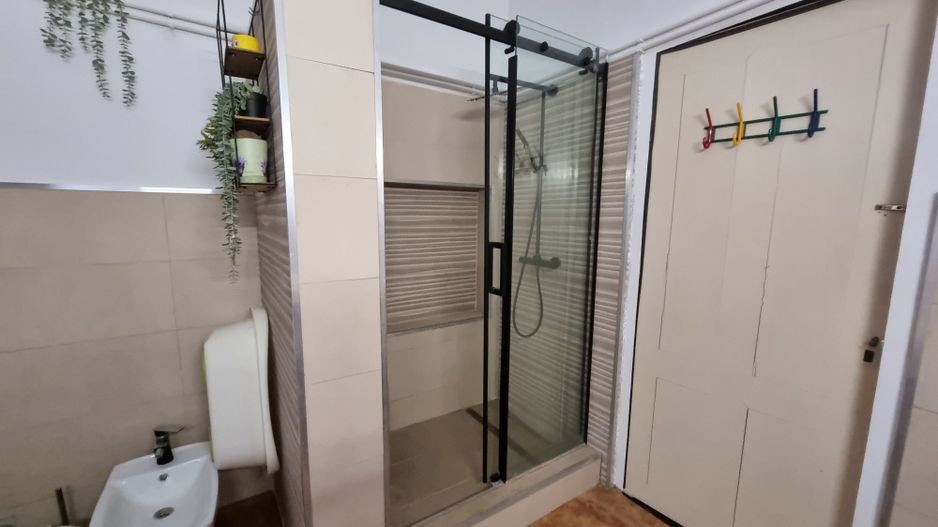 APARTAMENT SUPERB ZONA KOGALNICEANU - Poză 5