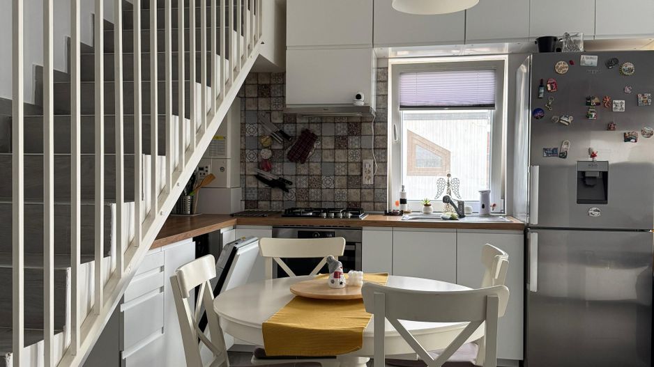 Casă / Vilă cu 3 camere de vânzare în Berceni - Poză 18