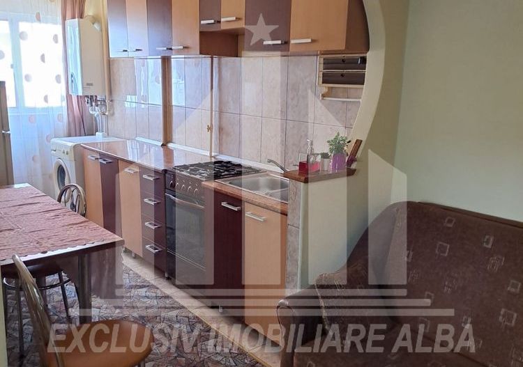 Garsoniera decomandata, etaj intermediar, Industriala - Poză 1